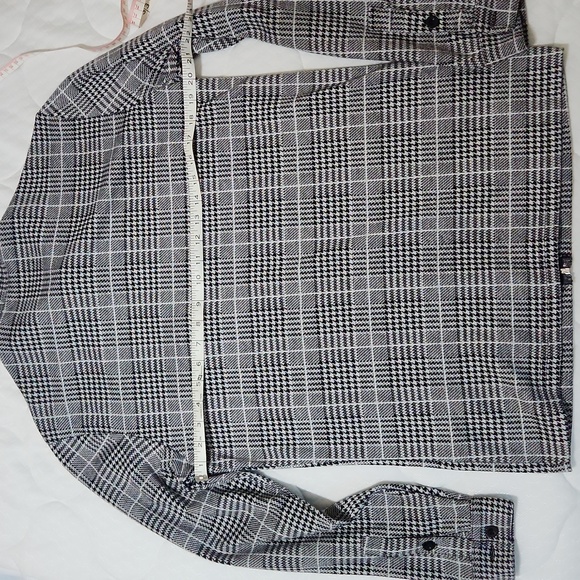 Black and white zipper lightweight jacket medium - Picture 2 of 3